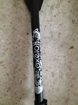 Patinete infantil rojo y amarillo