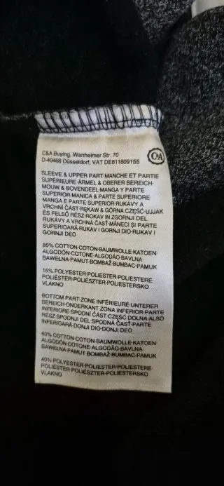 Sudadera C&A con cremallera y capucha