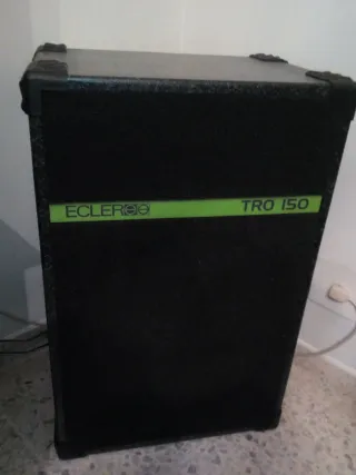 Altavoces Ecler TRO150:  alto 71cm ancho 45cm