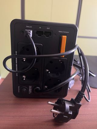 Gruppo di continuità Ups APC Bx750Mi-Gr (750va)