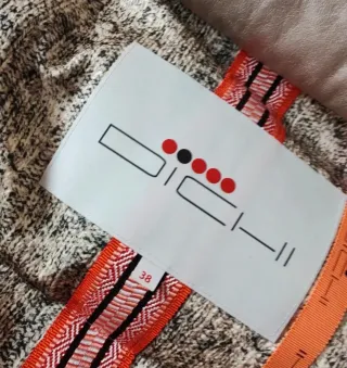 Plumas Dichi Marrón Dorado