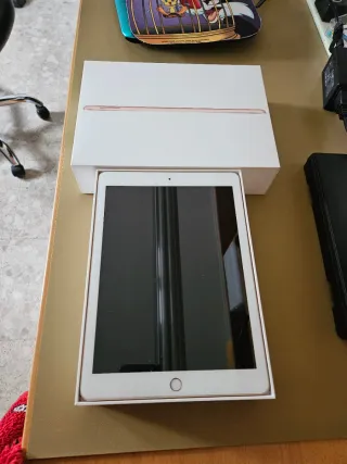 iPad 6ª Gen Wifi 32GB Dorado