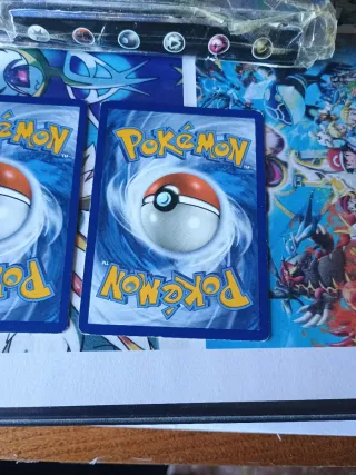 Carte Pokémon Mew e Mewtwo