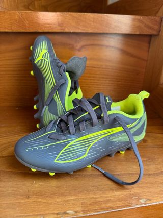 Botas de fútbol Puma niño Talla 30