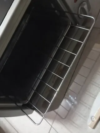 Horno pequeño en buen estado