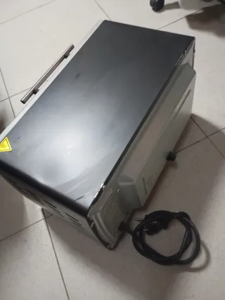 Horno pequeño en buen estado