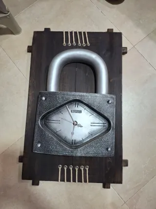 Reloj de pared decorativo estilo candado