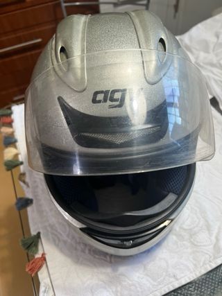 2 Cascos con funda de tela AGV Plateados Talla L.