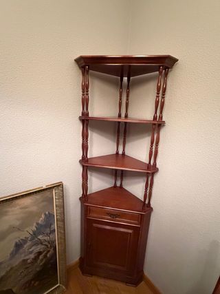 Elegante Rinconera de Madera