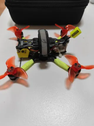 Dron FPV GEPRC Phantom Analógico 2,5".