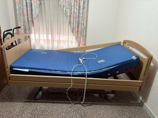 Cama articulada madera y azul