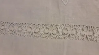 Sábanas antiguas de lino con encaje