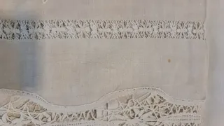 Sábanas antiguas de lino con encaje