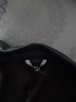 Abrigo negra de piel