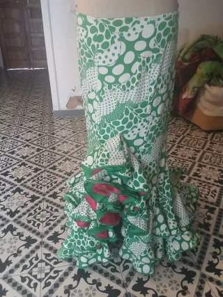 Falda flamenca verde y roja
