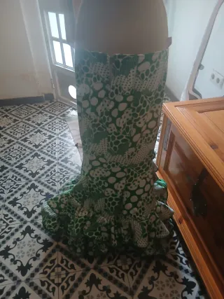 Falda flamenca verde y roja