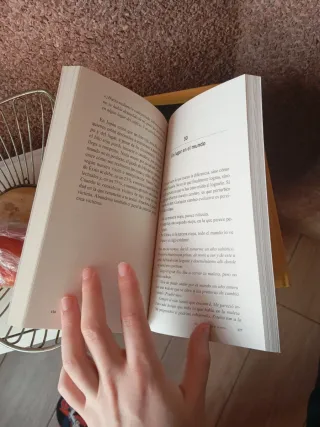 La felicidad viene a cuento