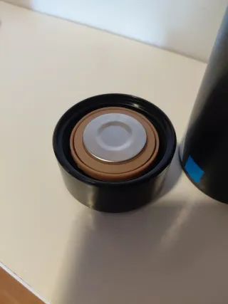 Termo Negro con Letras Grises