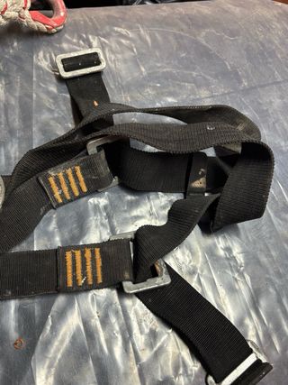 Arnés Singing Rock + Anticaídas Climax