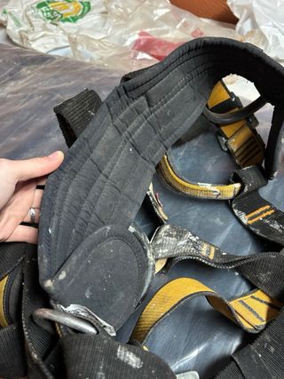 Arnés Singing Rock + Anticaídas Climax