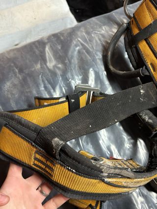 Arnés Singing Rock + Anticaídas Climax