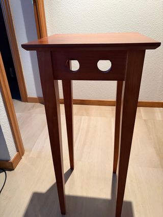 Mesita auxiliar de madera