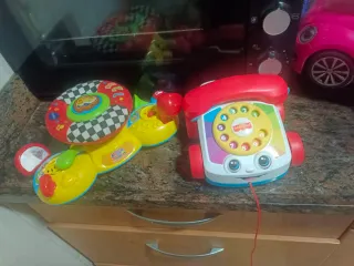 2 Juguetes Bebé: Teléfono y Volante