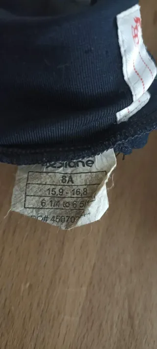 Casco y guantes equitación 8años