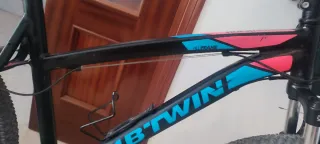 Bicicleta B'Twin Negra y Rosa