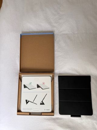 Custodia in pelle sintetica nera per Kindle Scribe