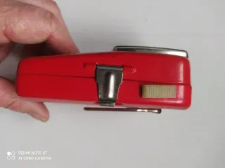 Linterna antigua roja