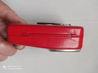 Linterna antigua roja