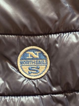 Plumífero ligero North Sails azul/rojo