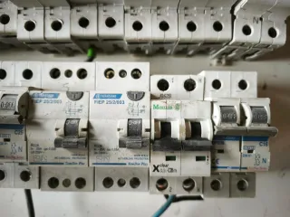 Lote interruptores diferenciales modulares