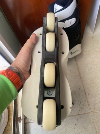 Patines agresivos Anarchy negros y blancos