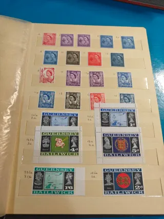 Lotto francobolli Guernsey nuovi