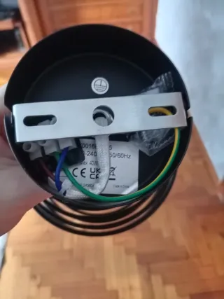 Lámpara de techo de metal negra