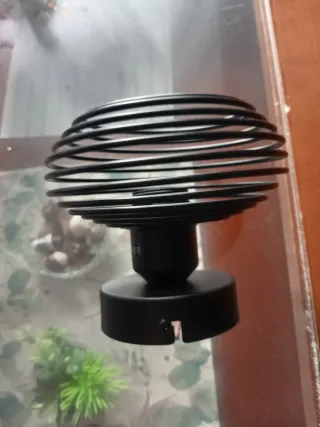 Lámpara de techo de metal negra