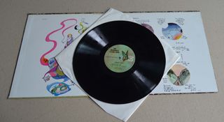 INCREDIBLE STRING BAND "CHANGING HORSES" (LP)