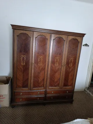 Tocador de madera con espejo.600€