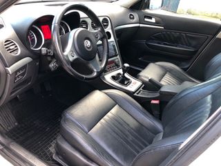 Coche alfa romeo color blanco