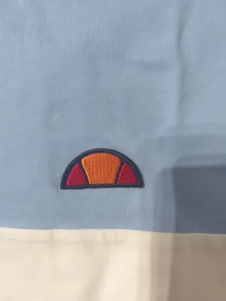 Camiseta Ellesse azul y blanca