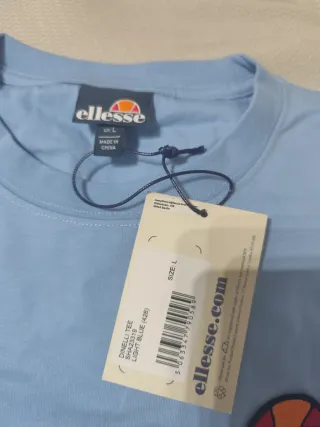 Camiseta Ellesse azul y blanca