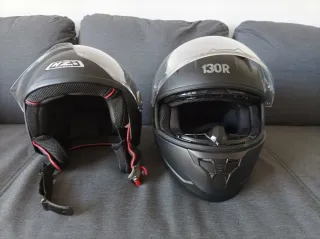 2 Cascos Moto - Uno Integral y Otro No - Negro
