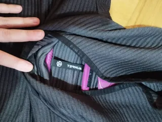 Jersey Ternua gris con capucha