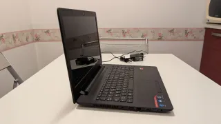 Lenovo IdeaPad Laptop AMD
