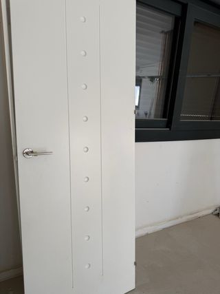 Puerta blanca con diseño 72'5 ancho 2'03 alto