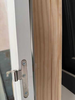 Puerta blanca con diseño 72'5 ancho 2'03 alto