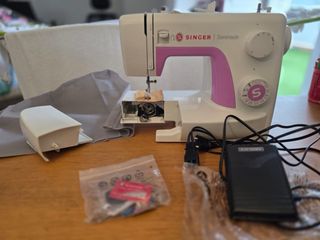 Máquina de coser Singer Serenade 323L