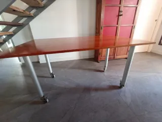 Mesa Cerezo Diseño Aluminio con Ruedas